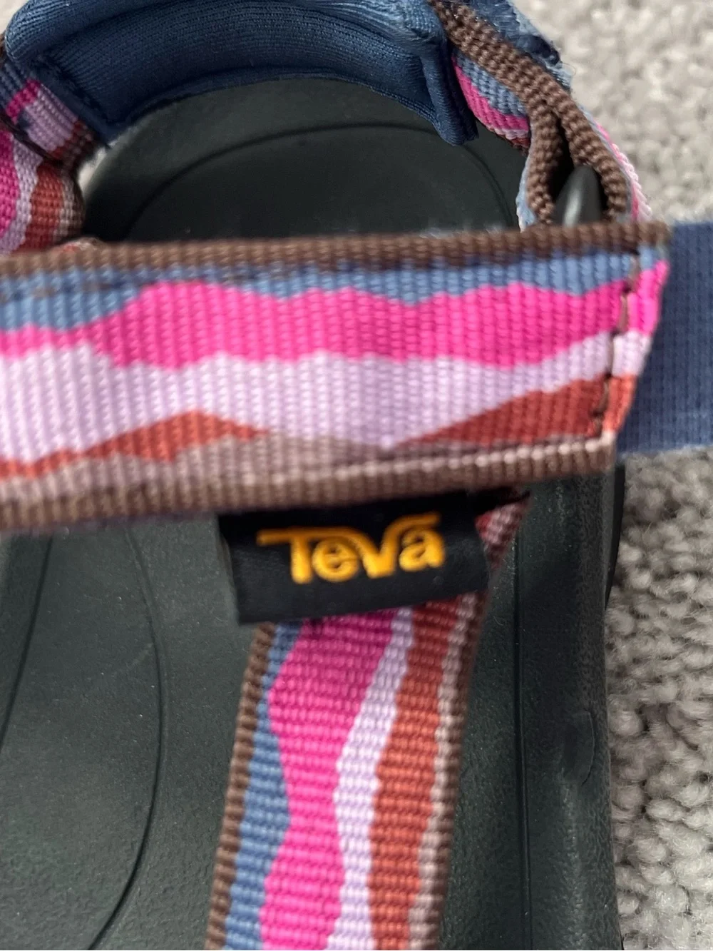 Teva hurricane Kids Pink Sandals size 1